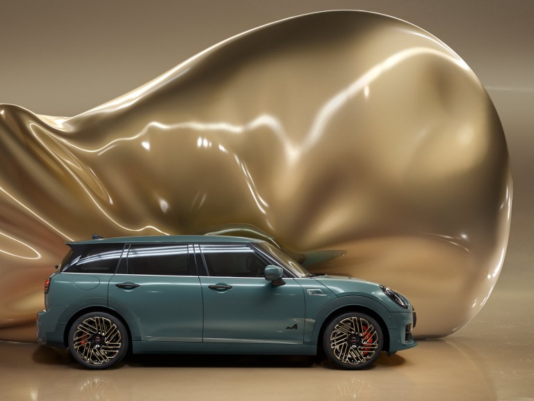 الإصدار السرمدي MINI CLUBMAN UNTOLD - التصميم الخارجي - منظر جانبي