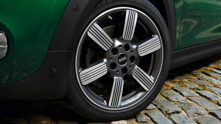 سيارة MINI 60 Years Edition – العجلات – خلائطية خفيفة