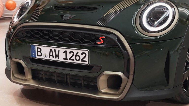 الإصدار الحازم MINI Resolute - مصد الصدمات والشبكة الأمامية - سمات تصميم مثيرة