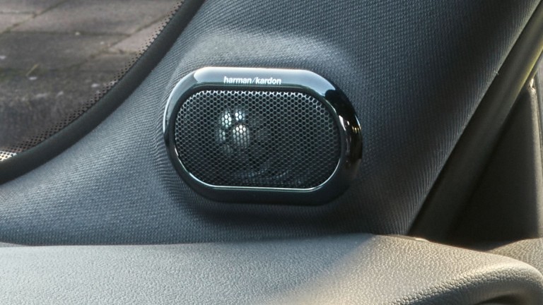 Mini Hatch بثلاثة أبواب - هارمان كاردون - مكبرات الصوت