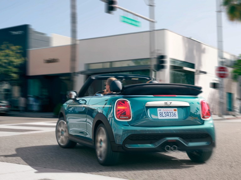 الإصدار MINI Cabrio – Seaside - التشكيلة
