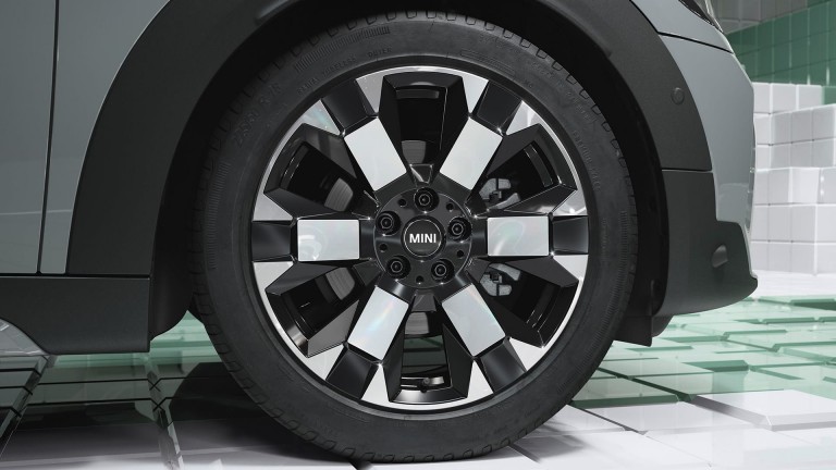 الإصدار الجامح MINI Countryman Untamed - سطح السيارة وأغطية المرايا