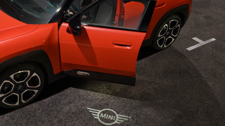 السيارة MINI Aceman الكهربائية بالكامل- التجربة الرقمية - المفتاح الرقمي الفائق