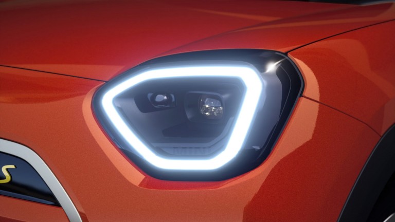 السيارة الكهربائية بالكامل MINI Aceman - التصميم الخارجي- البصمات الضوئية المتميزة