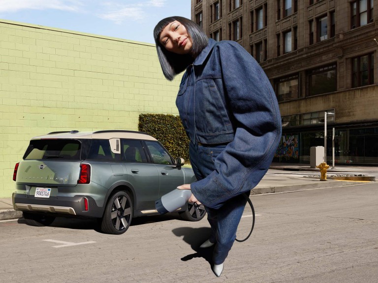 All-electric MINI Countryman - charging - public charging