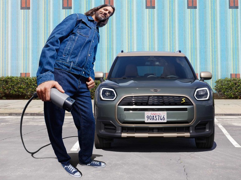 All-electric MINI Countryman - charging - home charging