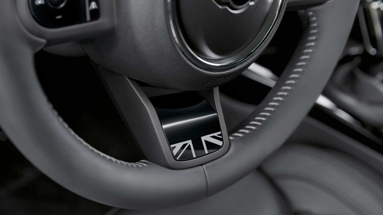 سيارة MINI Clubman - التصميم الداخلي - التجهيزات التزينية القياسية 