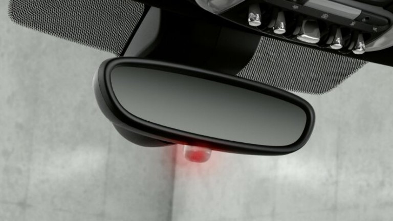 MINI Convertible – منظومة الإنذار