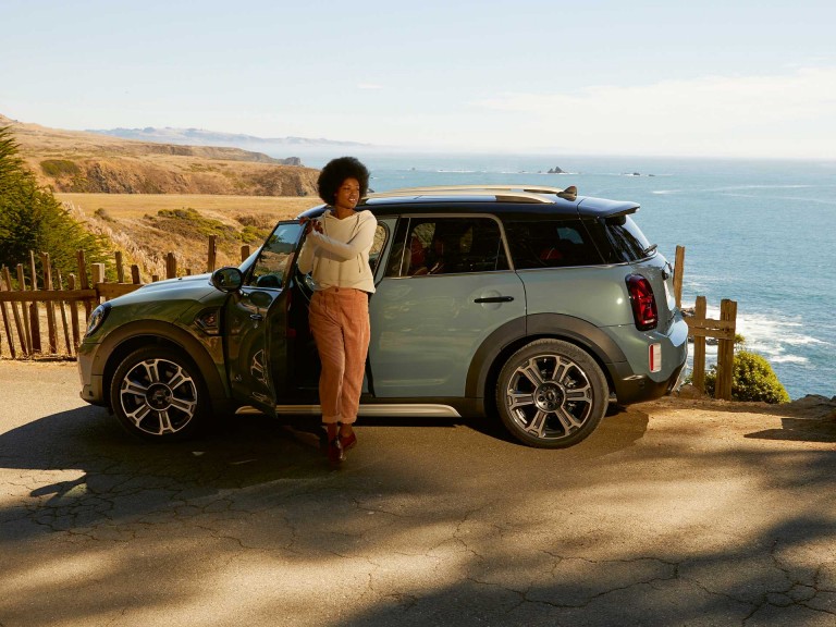 سيارة MINI Countryman F60 - العجلات - أضلاع بشكل الباب الدوار