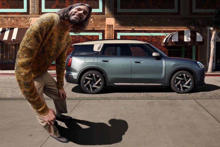 السيارة MINI Countryman - تجربة القيادة - نظام القيادة والتوجيه بالعجلات الأربعة All4