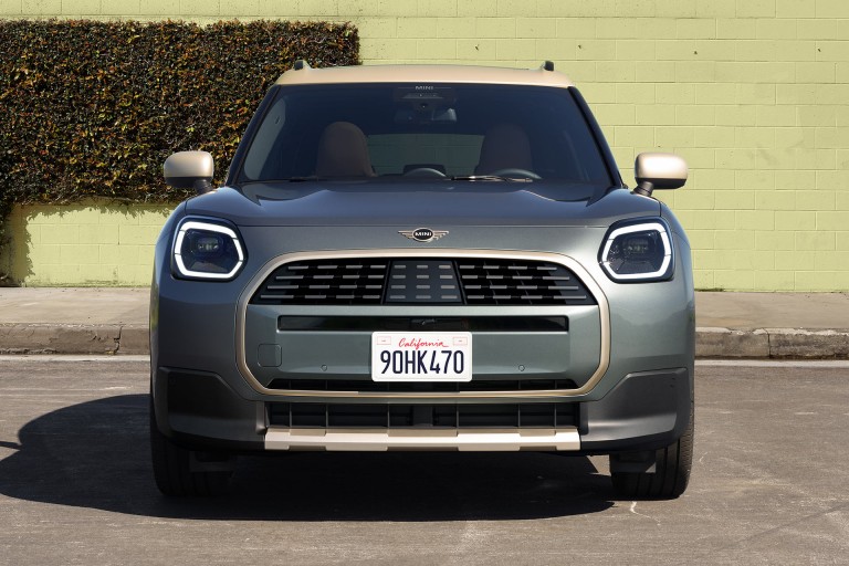 السيارة MINI Countryman - تجربة القيادة - محركات مزودة بشاحن توربيني