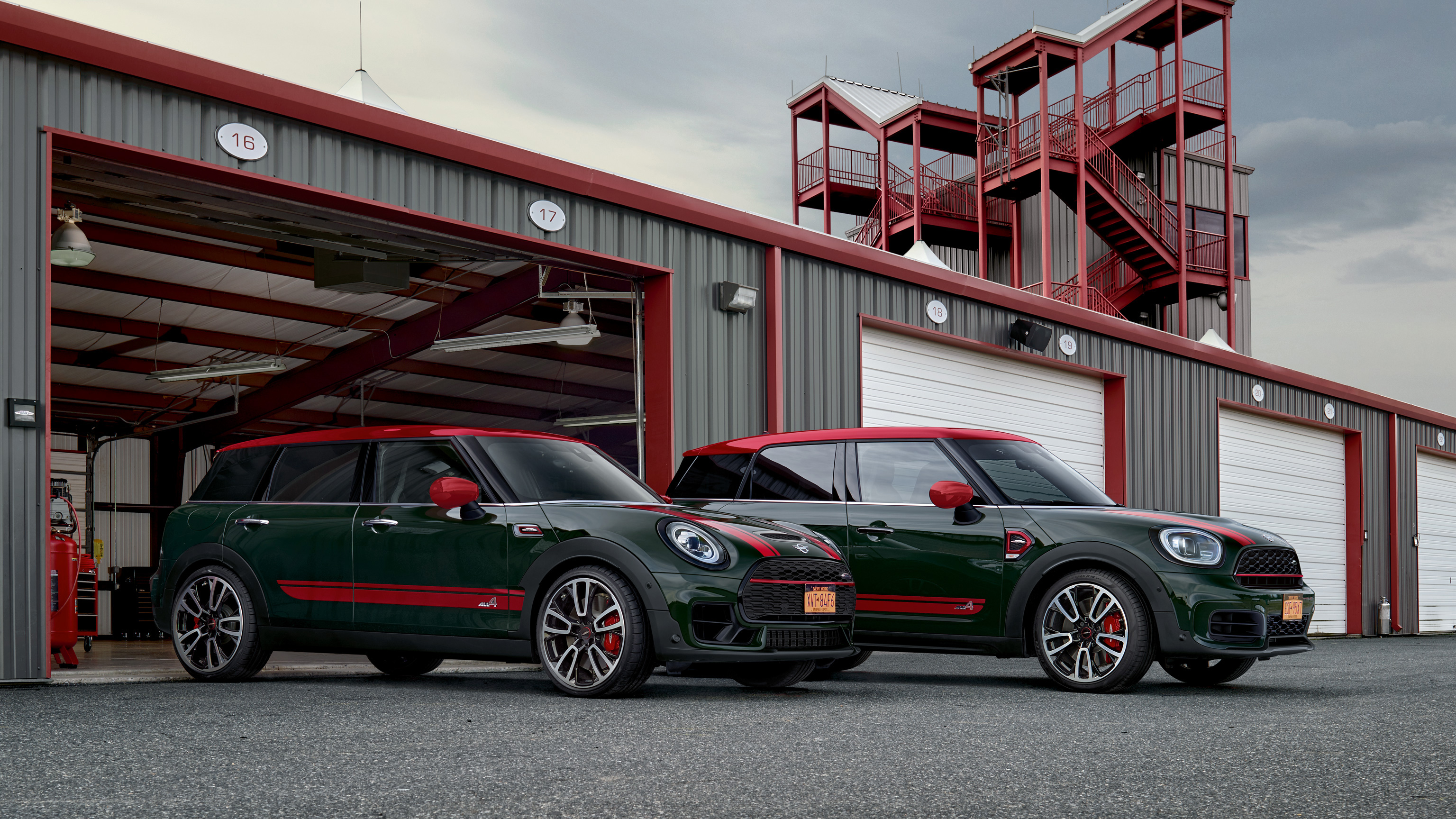 سيارة Mini John Cooper Works