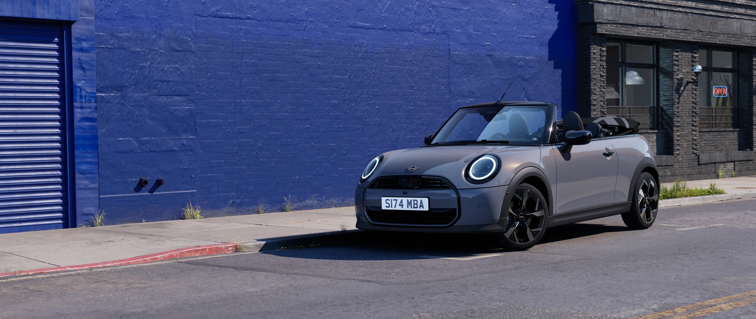 MINI Cooper Convertible – front view – Sparkling Copper Grey