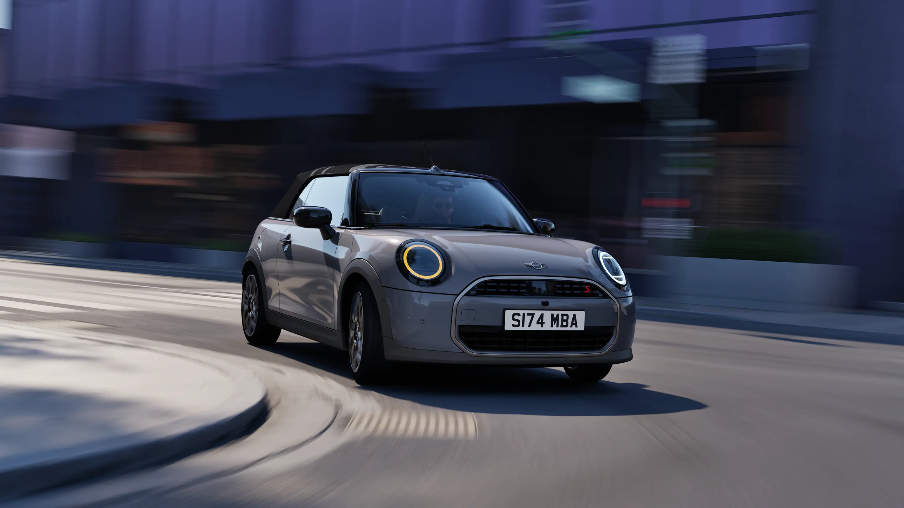 السيارة MINI Cooper Convertible - التصميم الخارجي - الفيديو التقديمي
