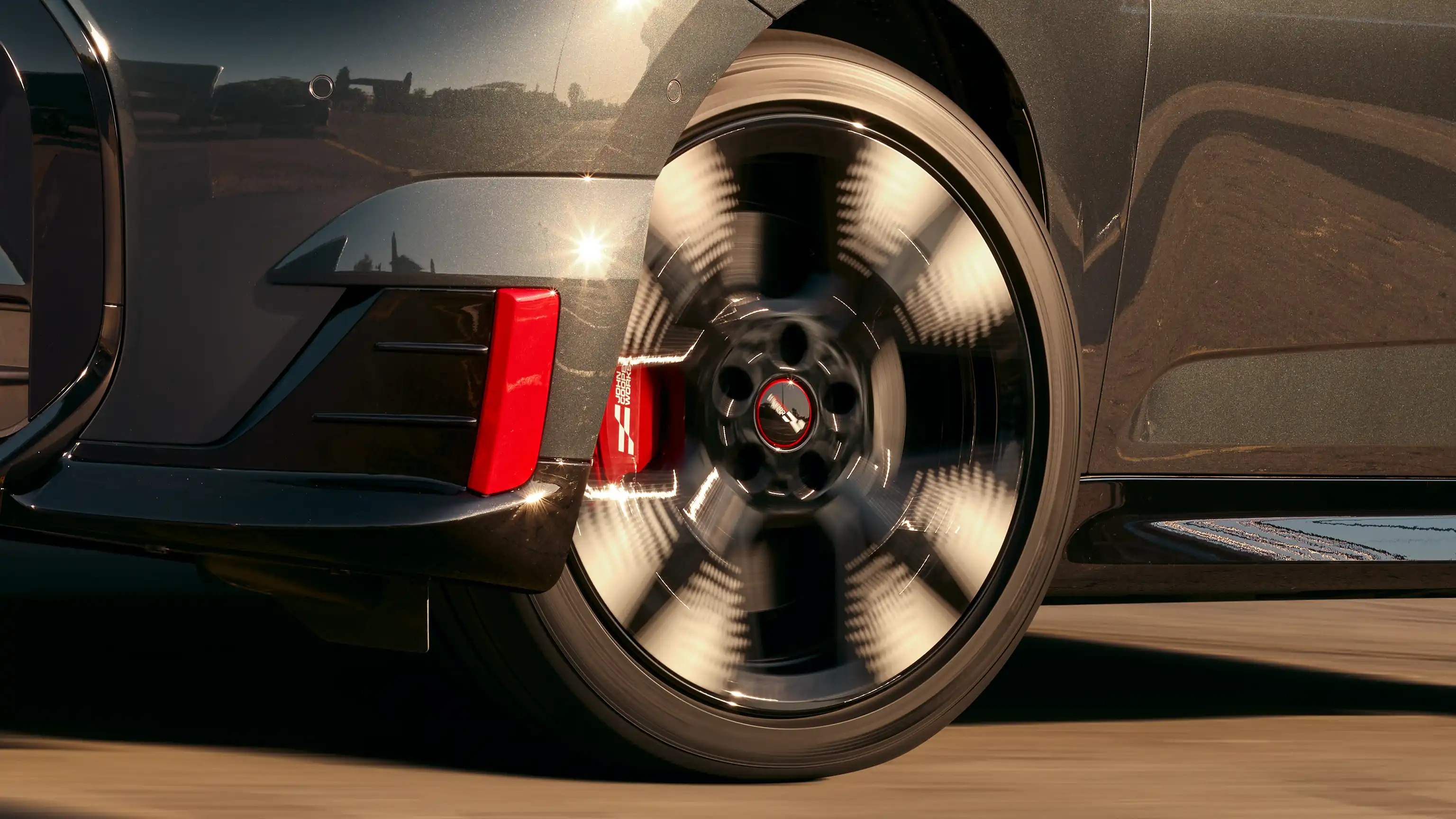 السيارة MINI John Cooper Works -  المكابح الرياضية في طراز J01 JCW