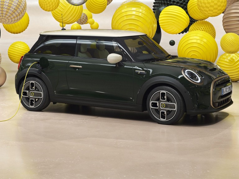 All-electric MINI Resolute Edition – charging – Rebel Green
