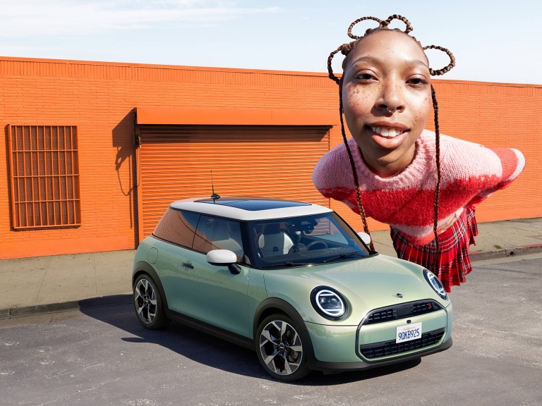 MINI Cooper 3 door - driving experience - parking assistant