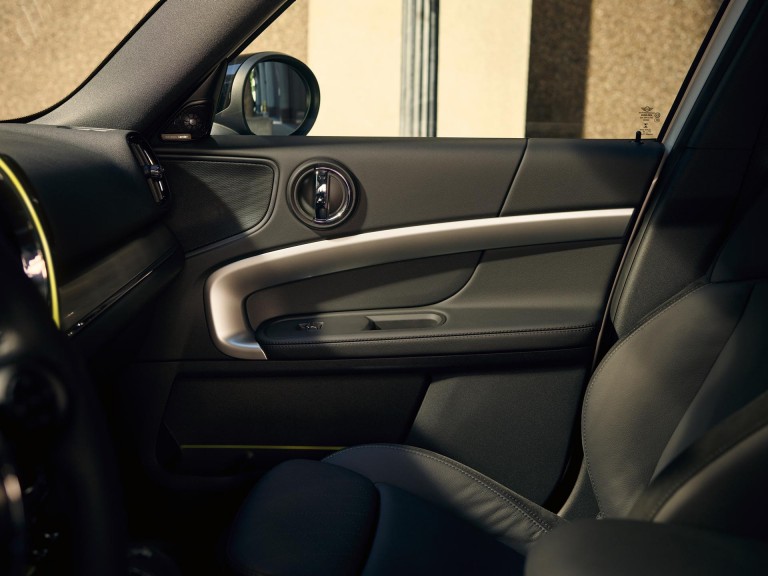 MINI Countryman Hybrid – interior – comfort materials